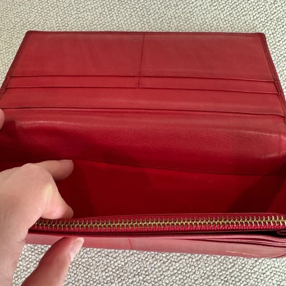 Yves Saint Laurent Crimson Leather Accessory - Picture 4 of 16